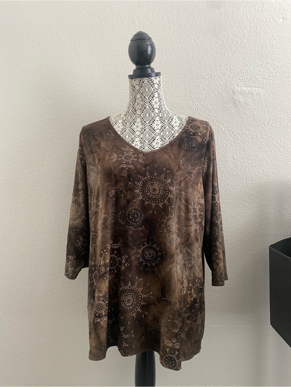 Susan Laurence Brown top